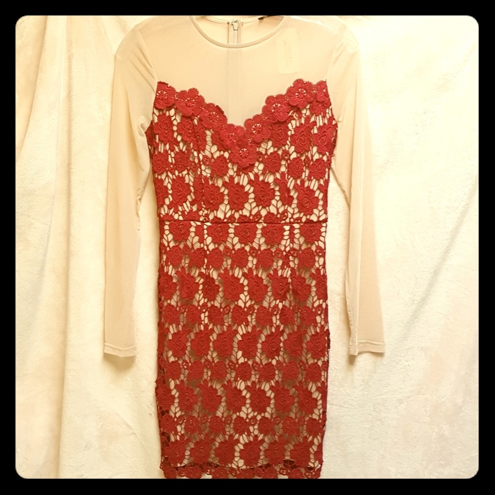 🌴Forever 21 Red lace dress with tan-colored mesh